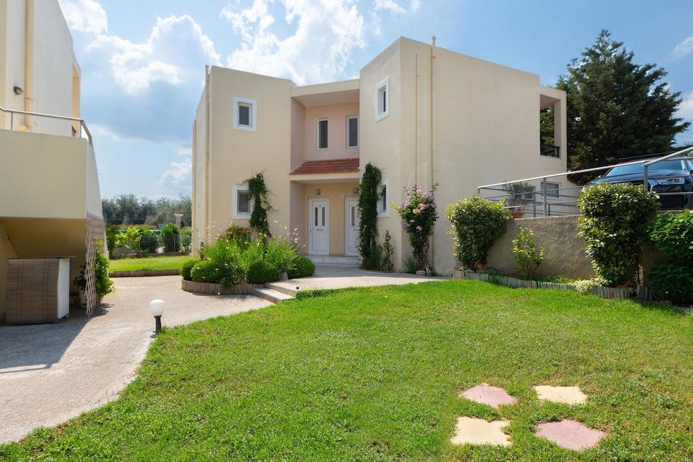 Hidden Garden Apartments