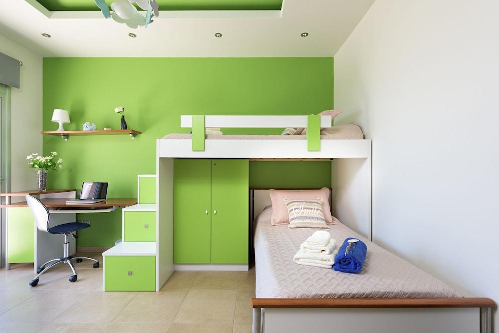 Queen Hill Luxury Villa 2