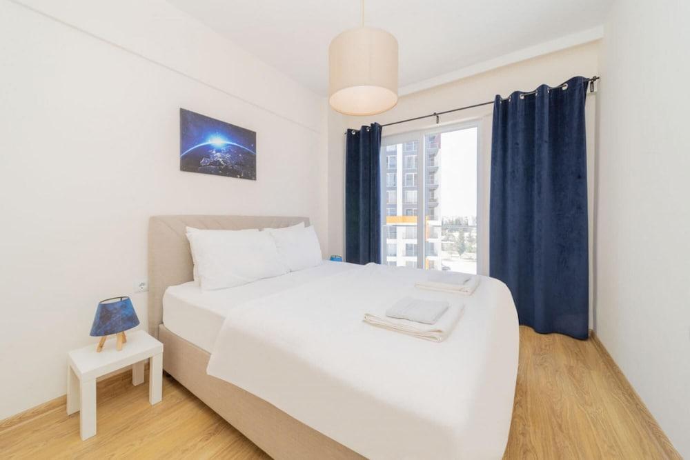 Exquisite Flat with Shared Pool in Kepez