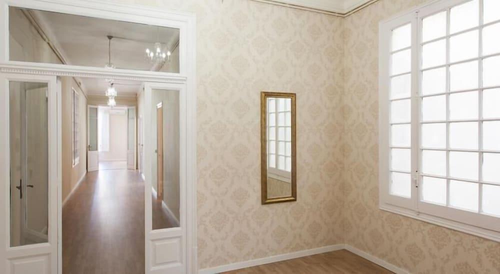 Hostal Lumine Suites by Gaiarooms 1