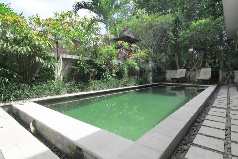 Van Mandri Guest House 2