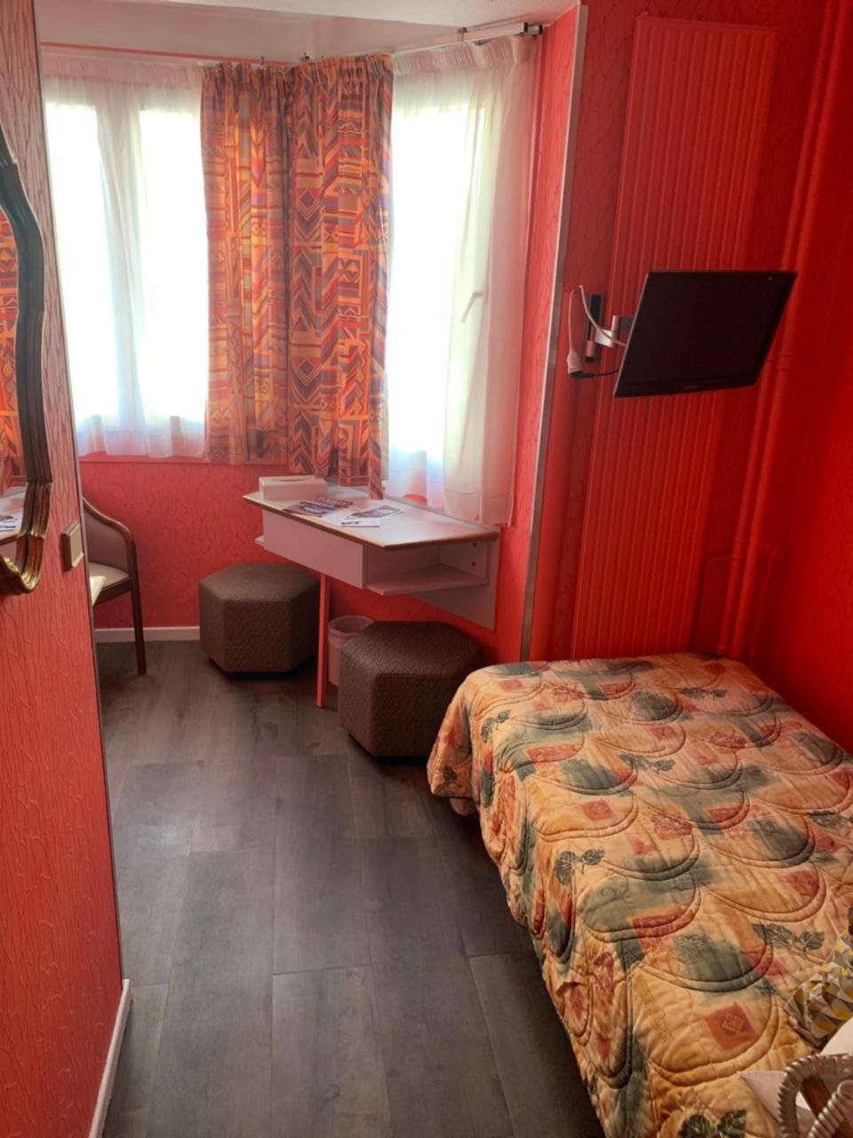 Picardy (Adults only) 1