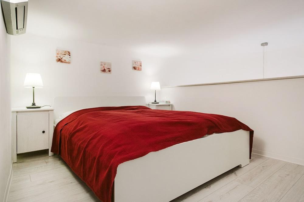 Lazar 18 Apartment 1