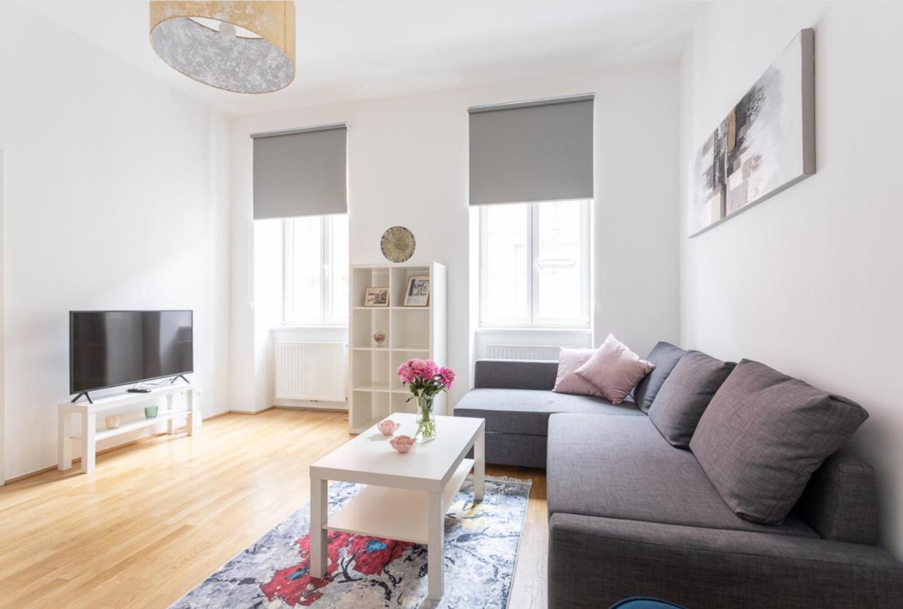 Charming Flat & Balcony Near Centralstation Apt 5 2