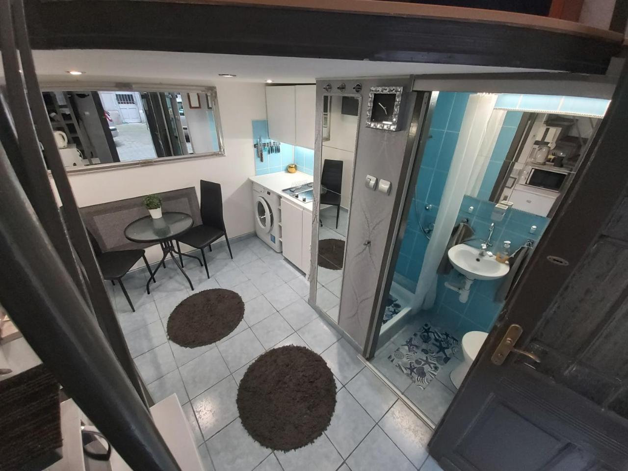 Like Studio City Centre Wifi, Terrace 2