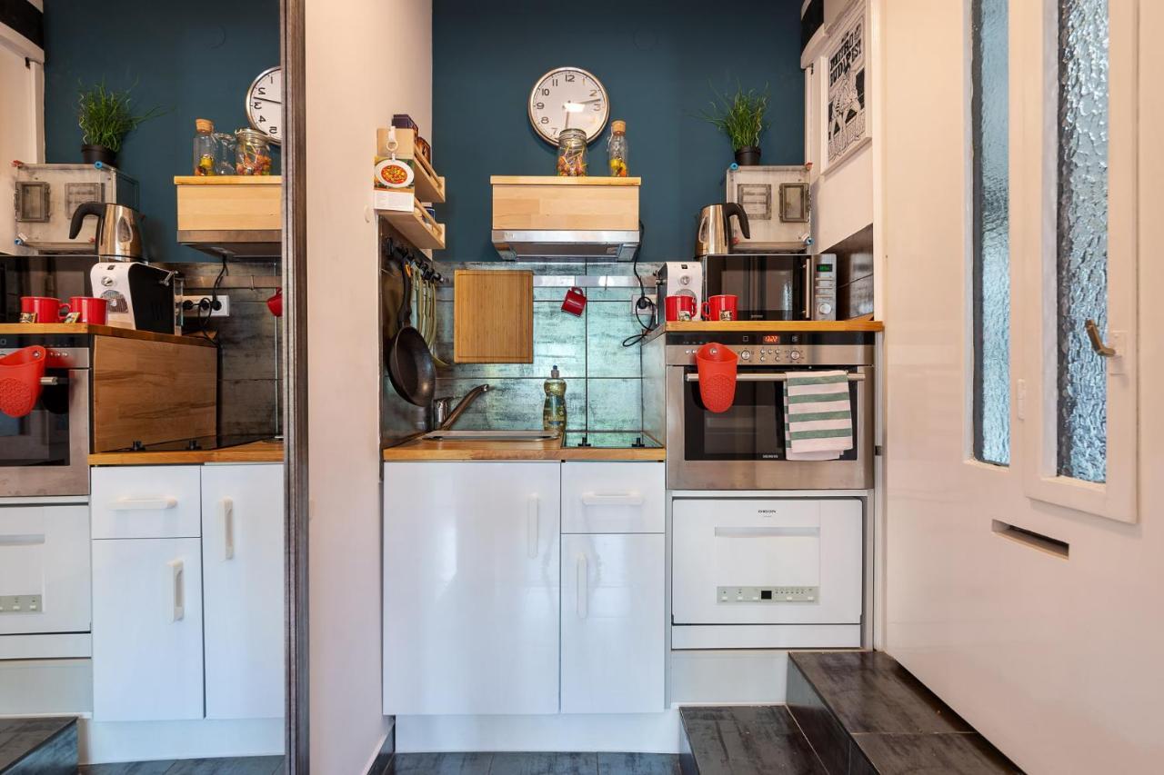 Riverbank Apartment at Parliament 2