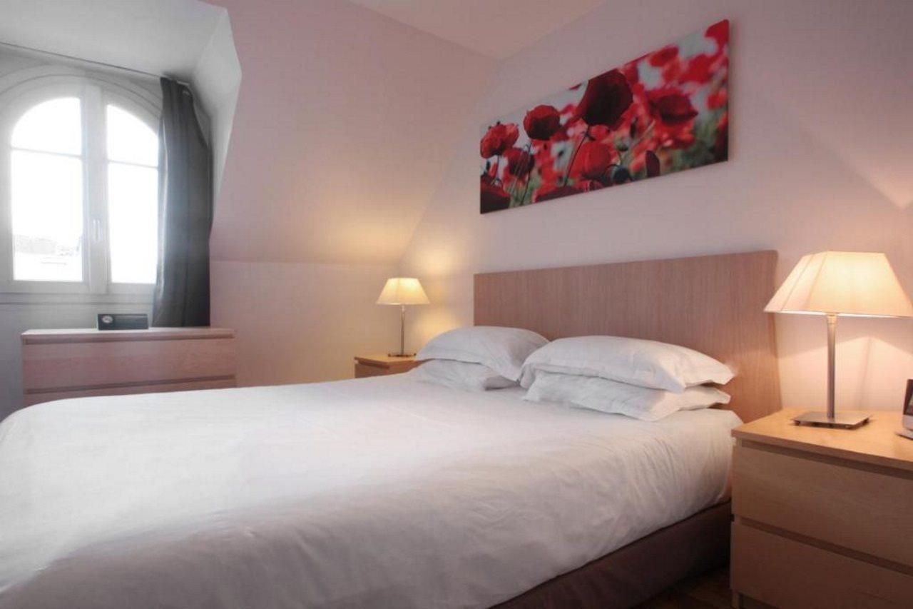 Bridgestreet Champs-Elysees 1