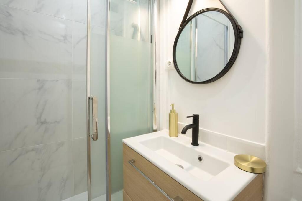 Appartement Renove Proche du Sacre Coeur 4p 2