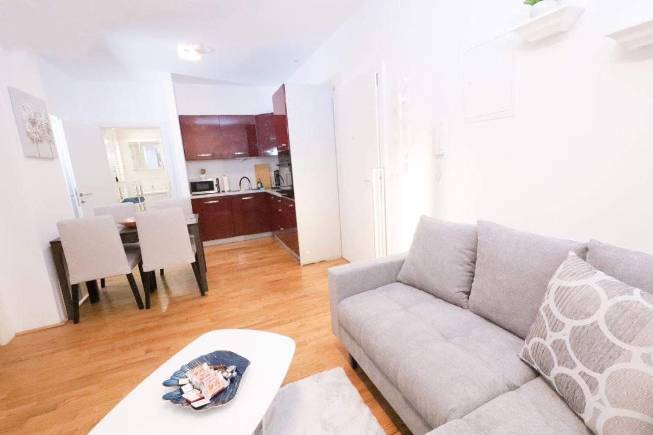 Next To City Center And Central Station, Apt. 10 1