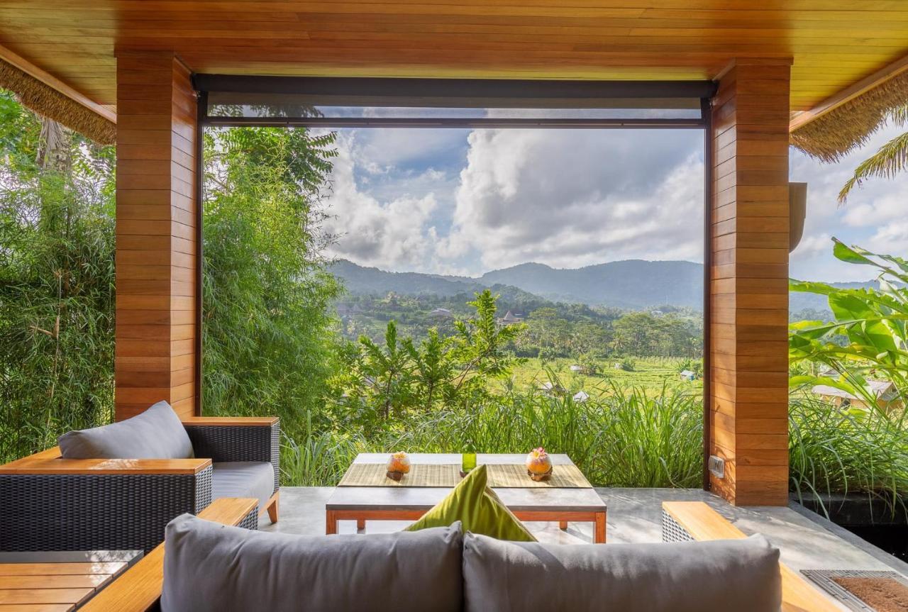 Like Living in a Romantic Balinese Painting (Adults Only) 1