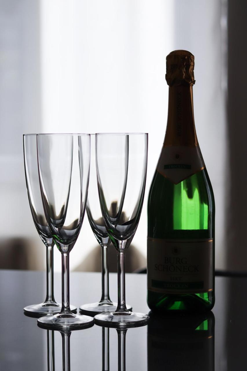 Cozynite Premium Apartment Favoriten 1 2