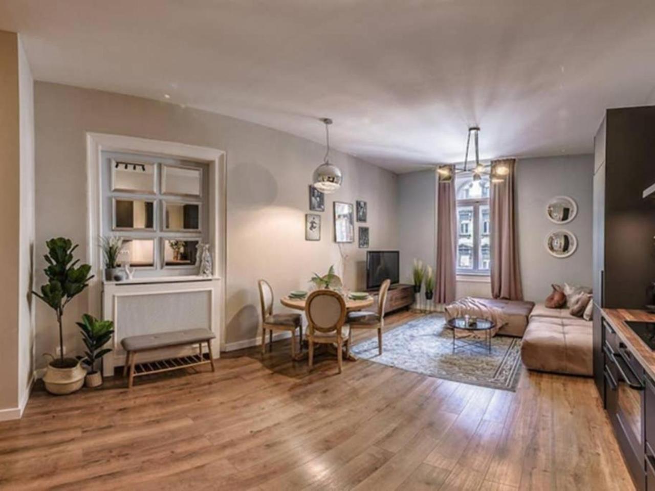 Budapest True Gem Downtown Next To Synagogue And Gozsdu Garden Area 2