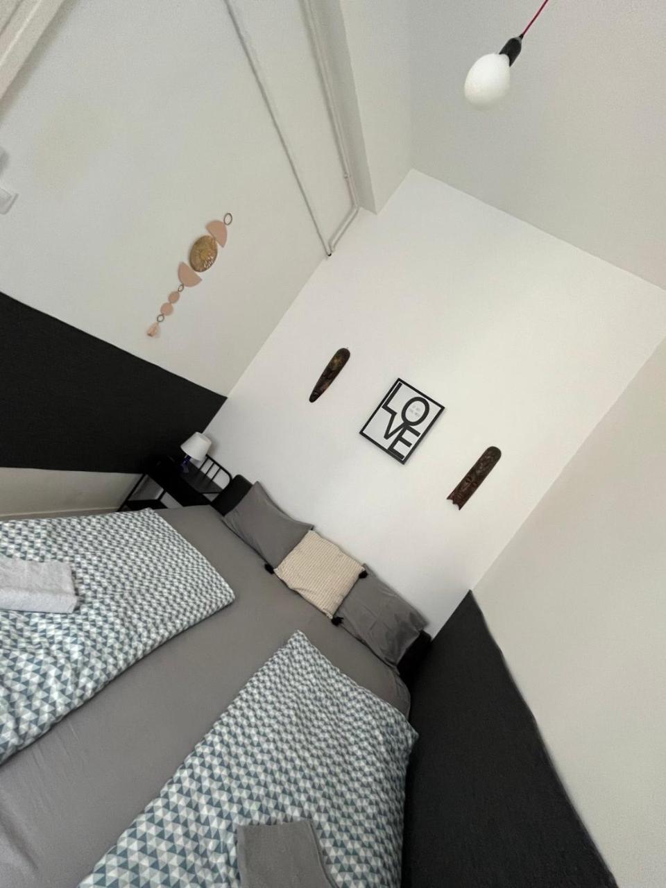 Love, Peace & Easy Living Apartment 2