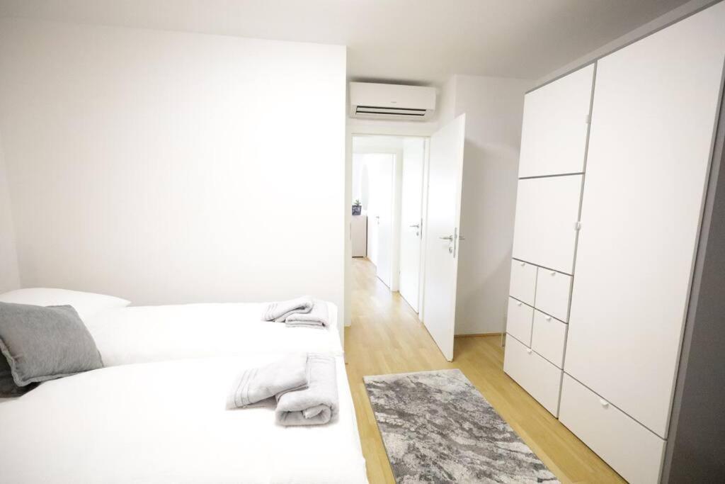 Charming Flat & Balcony Near Centralstation Apt15 1