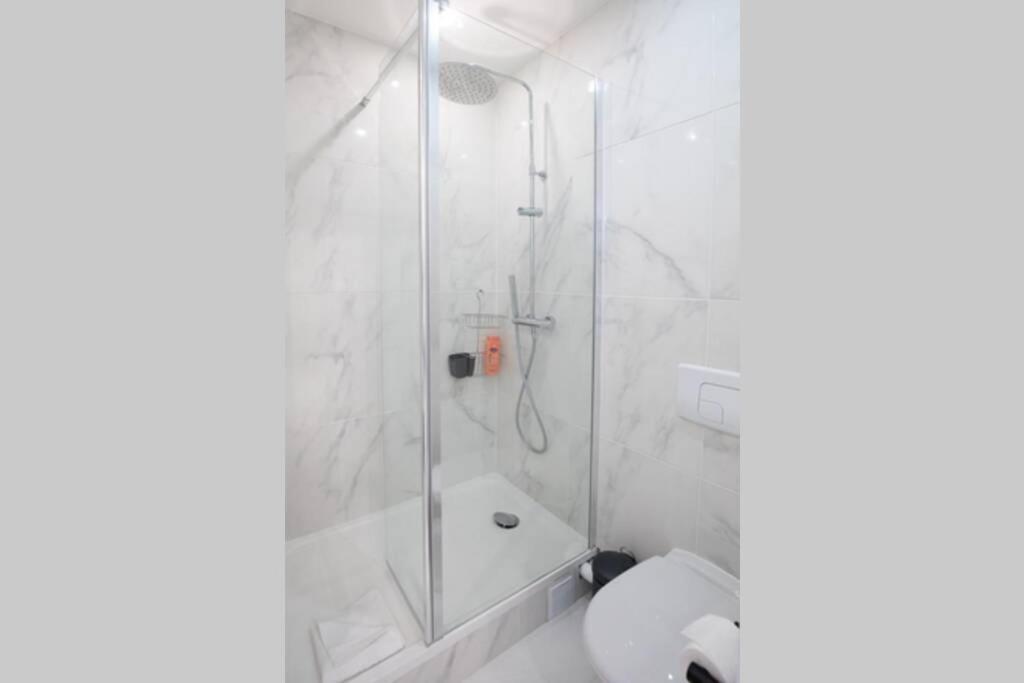 Spacieux Studio Proche du Boulevard Haussmann-2p 1