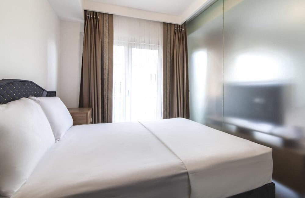 Residence Flat with Excellent Location in Sisli 1