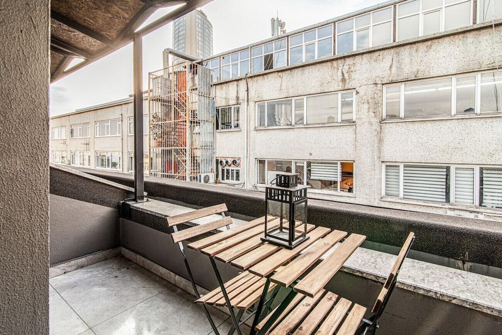 Fully Furnished Flat with Balcony in Sisli 1