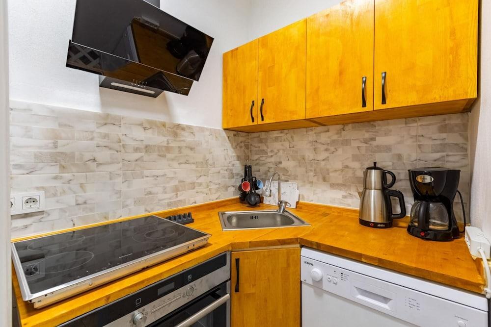 Missafir Distinguished Flat with Backyard in Sisli 2