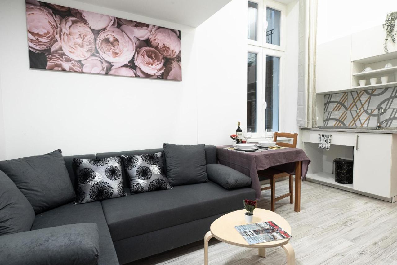 Super Central Quiet Studio