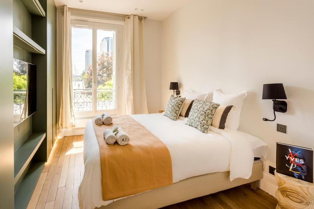 Eiffel View in Paris City 1