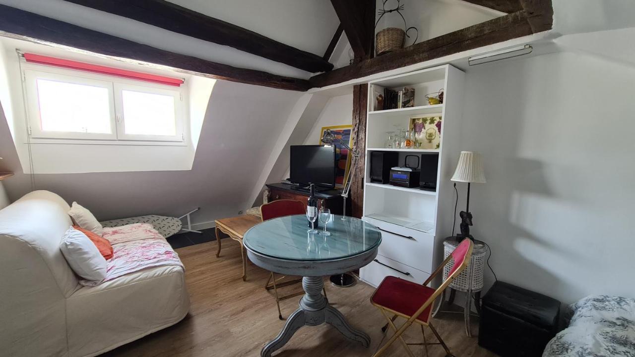 Appartement Cœur de Paris Avec Vue Sur Les Toits 1