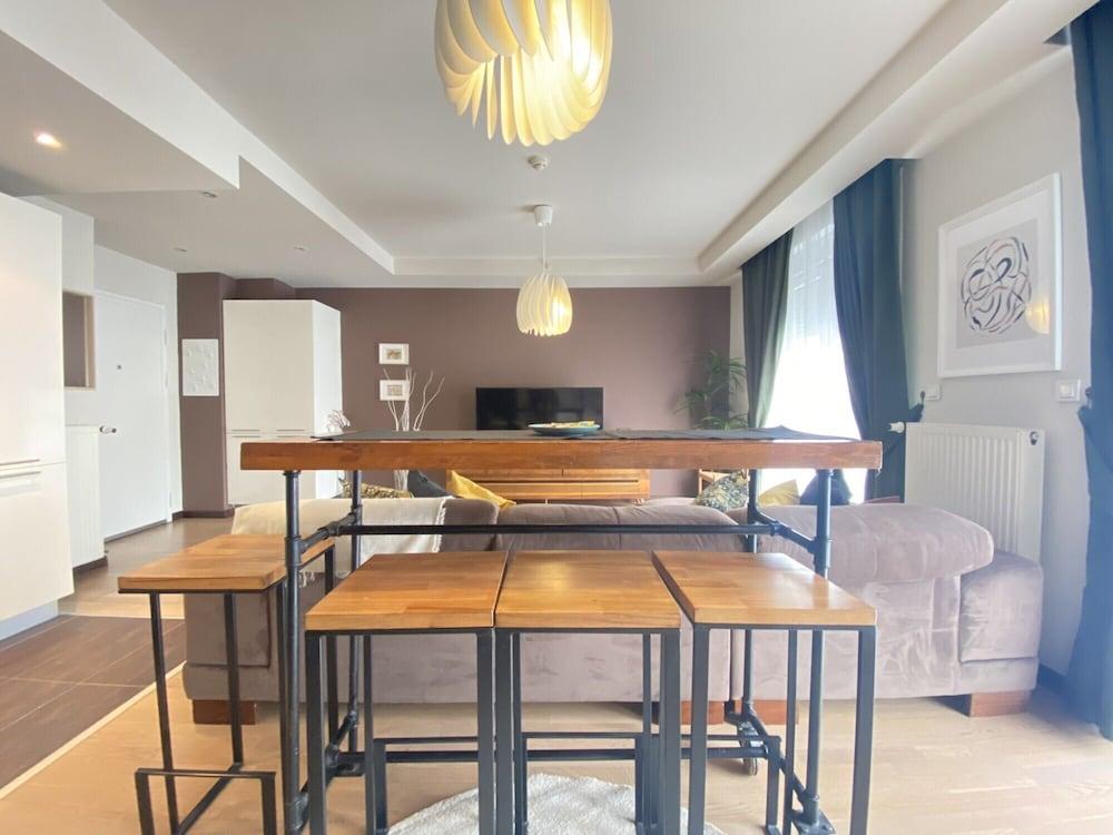 Chic Residence Flat with Central Location in Sisli 1