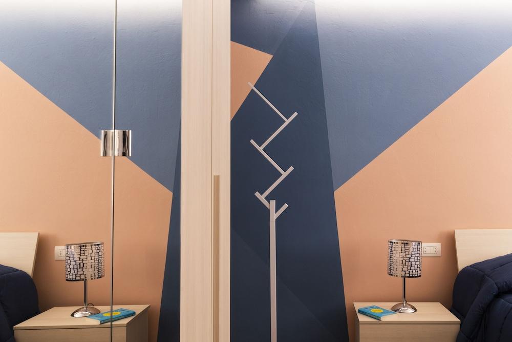 Blue House Prestige - Central Station 2