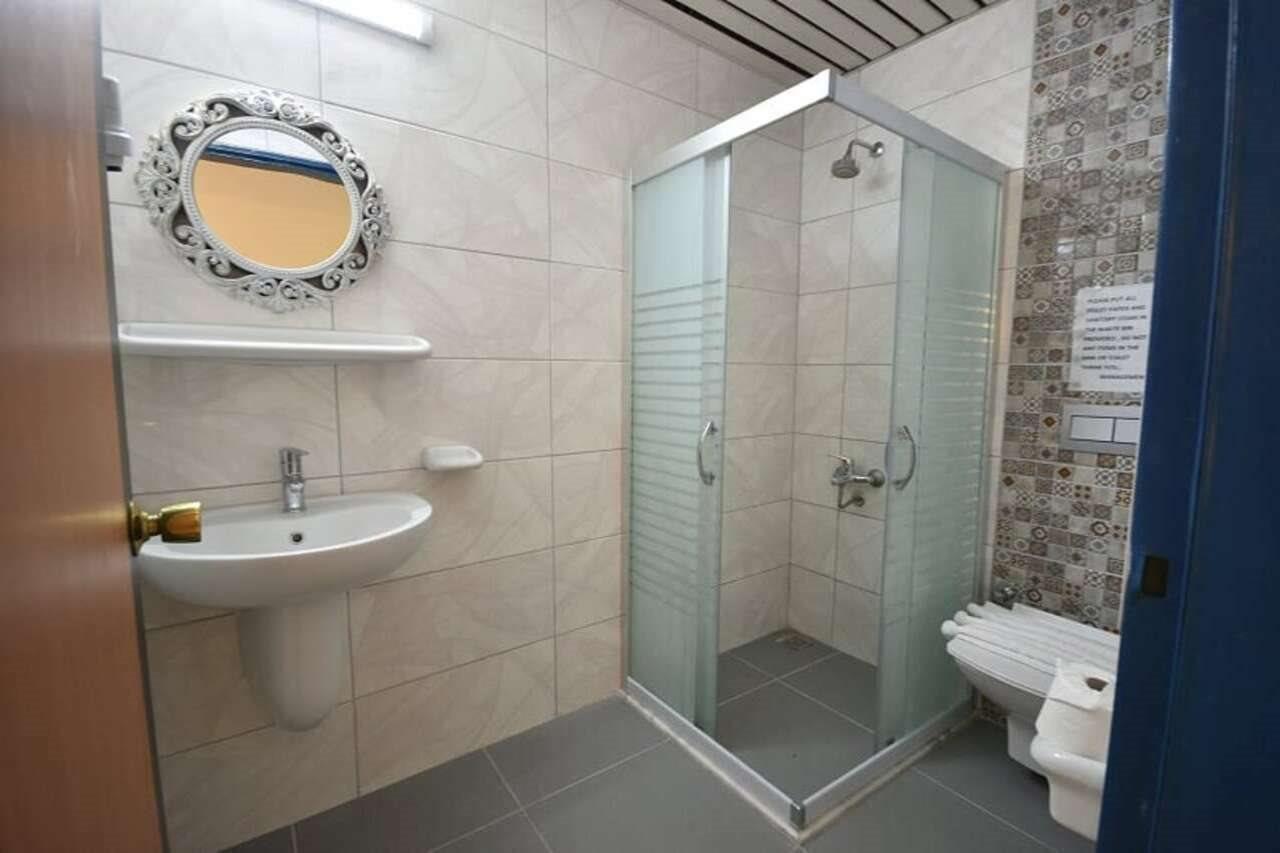 Golden Orange Apart 1