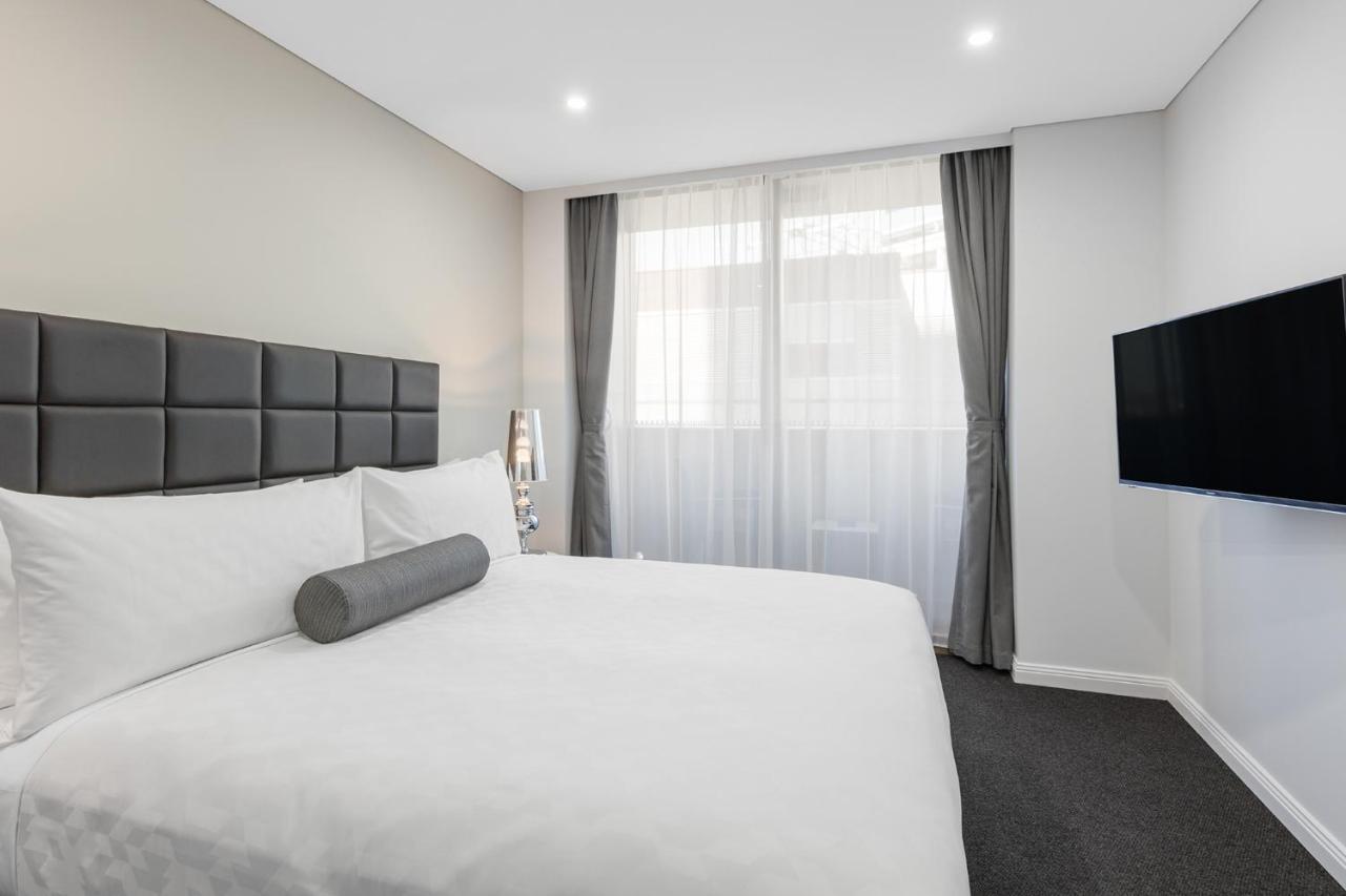 Meriton Suites North Sydney 2