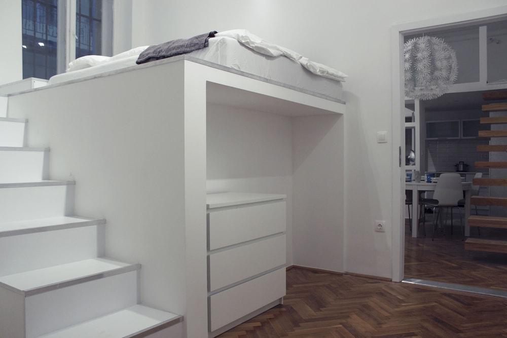 Fantastic Ernesto Near Basilica 1