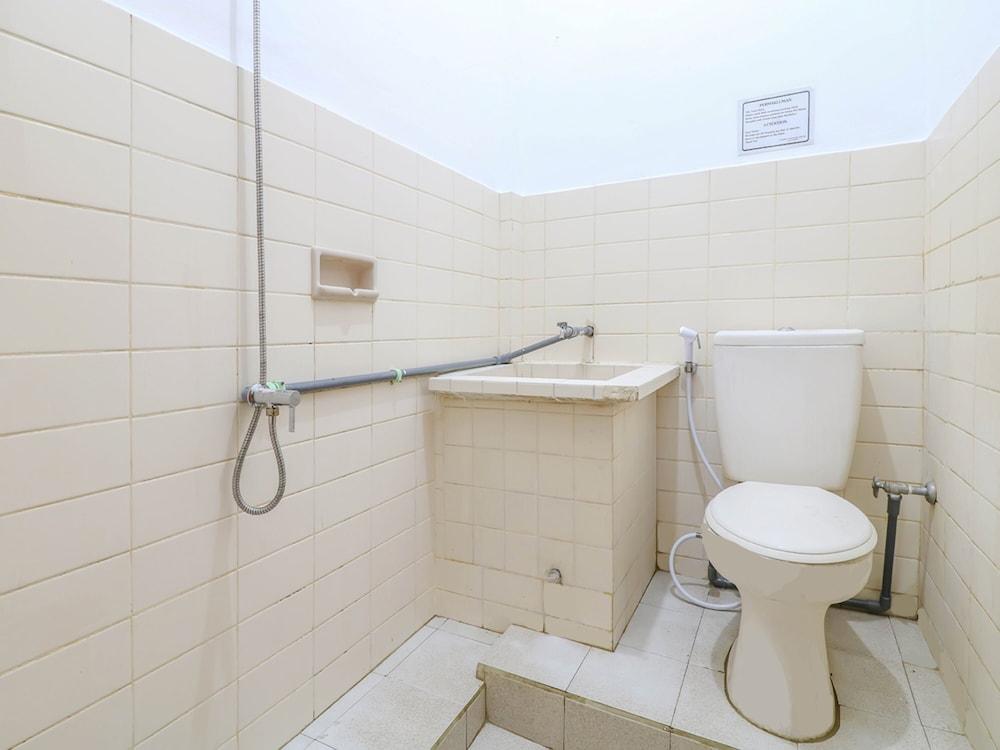 Hotel Candra Adigraha by Oyo Rooms 2