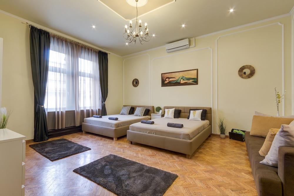 Real Apartments Andrassy