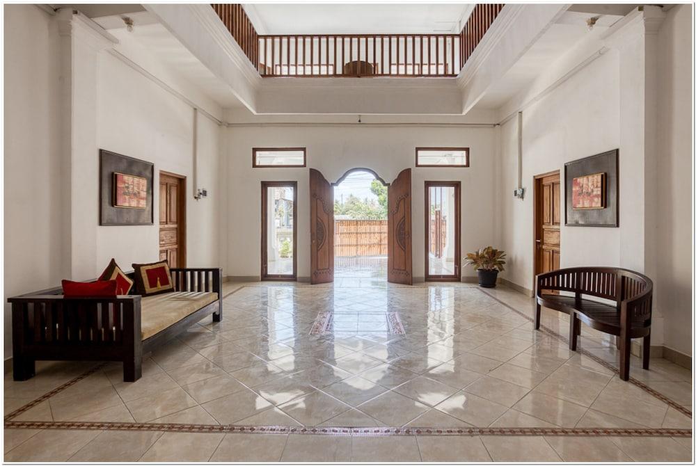 Reddoorz Near Padang Galak Beach 1