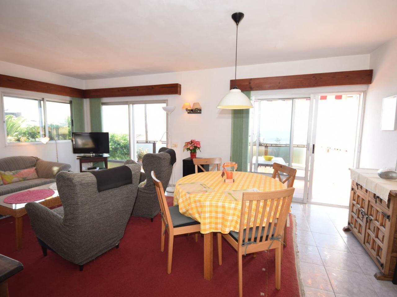 Cozy Holiday Home in Mesa Del Mar with Sea View