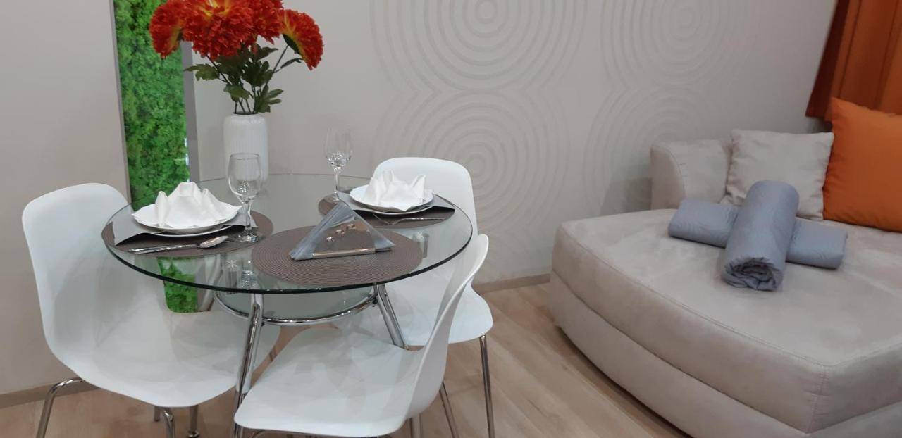 Modern, Quiet & Cozy Apartment in the Middle of Downtown Near Danube at Fashion Street 1
