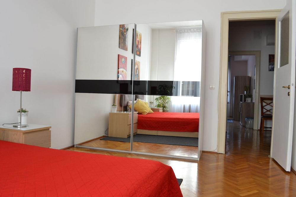 Paprika Apartment Grand 1