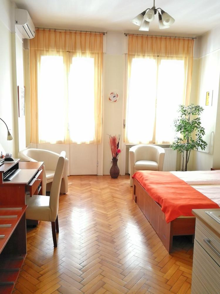 Paprika Apartment Studio 2