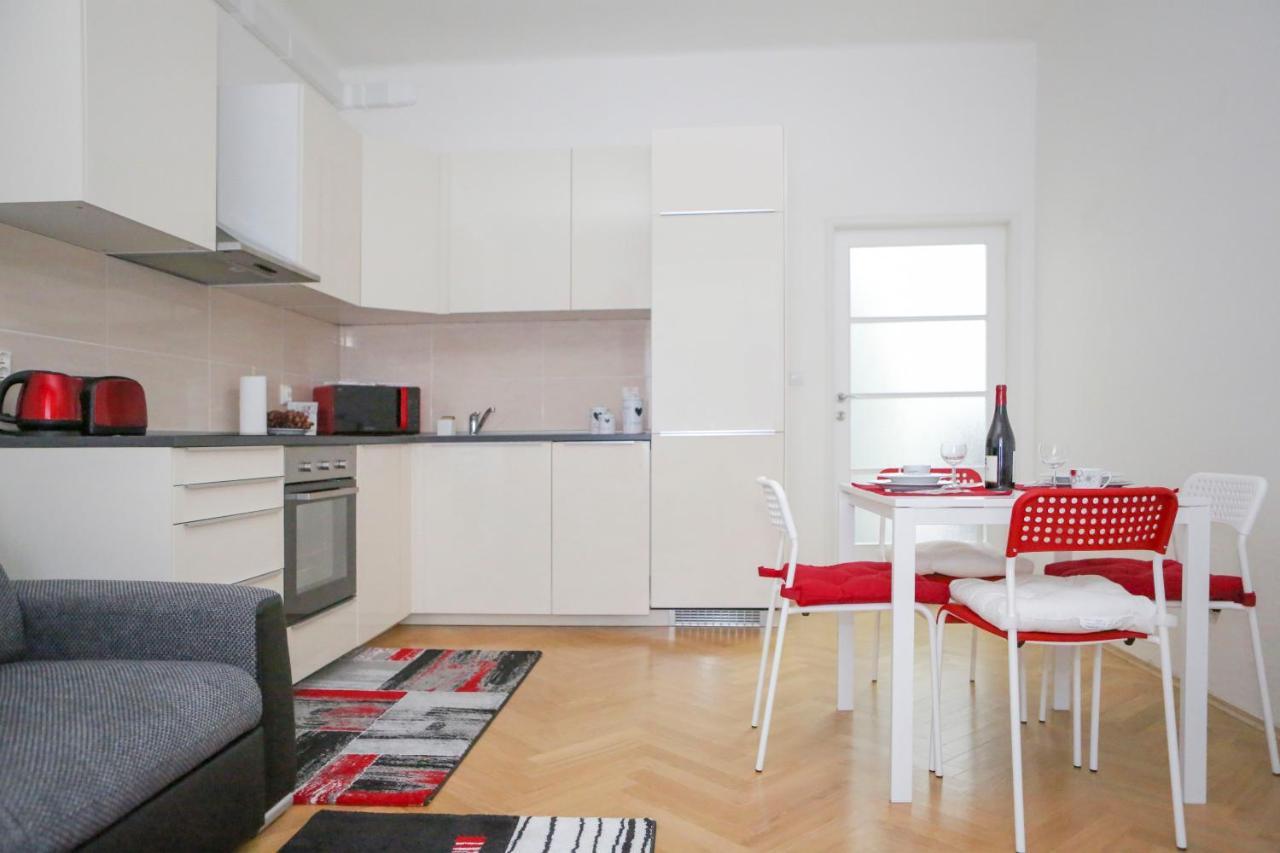 Stylish Apartment a Few Steps From Metro 2