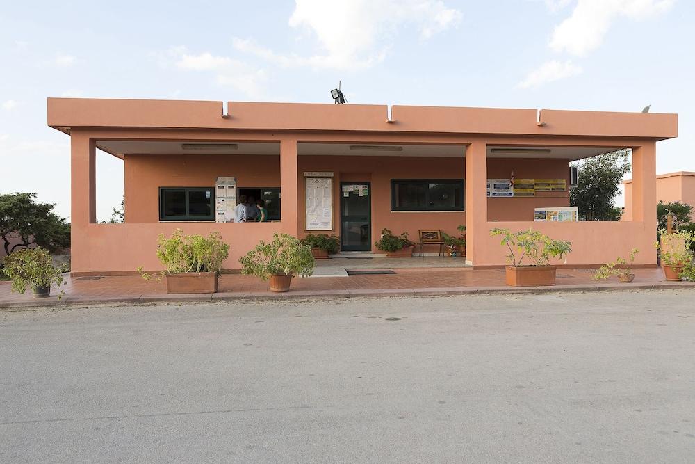 Camping Villaggio Li Nibari