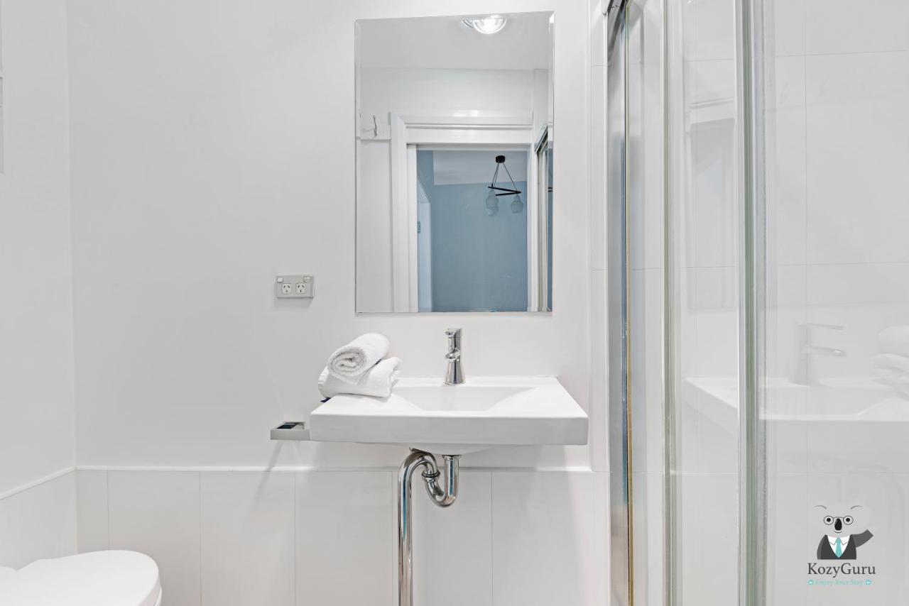 Kozyguru Redfern Lovely 2 Bedroom Terrace 1x Free Parking Nre005 2