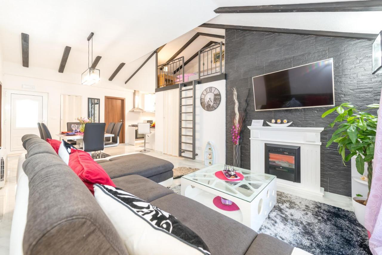 Tranquility And Nature in 4 Bedroom with Sea View