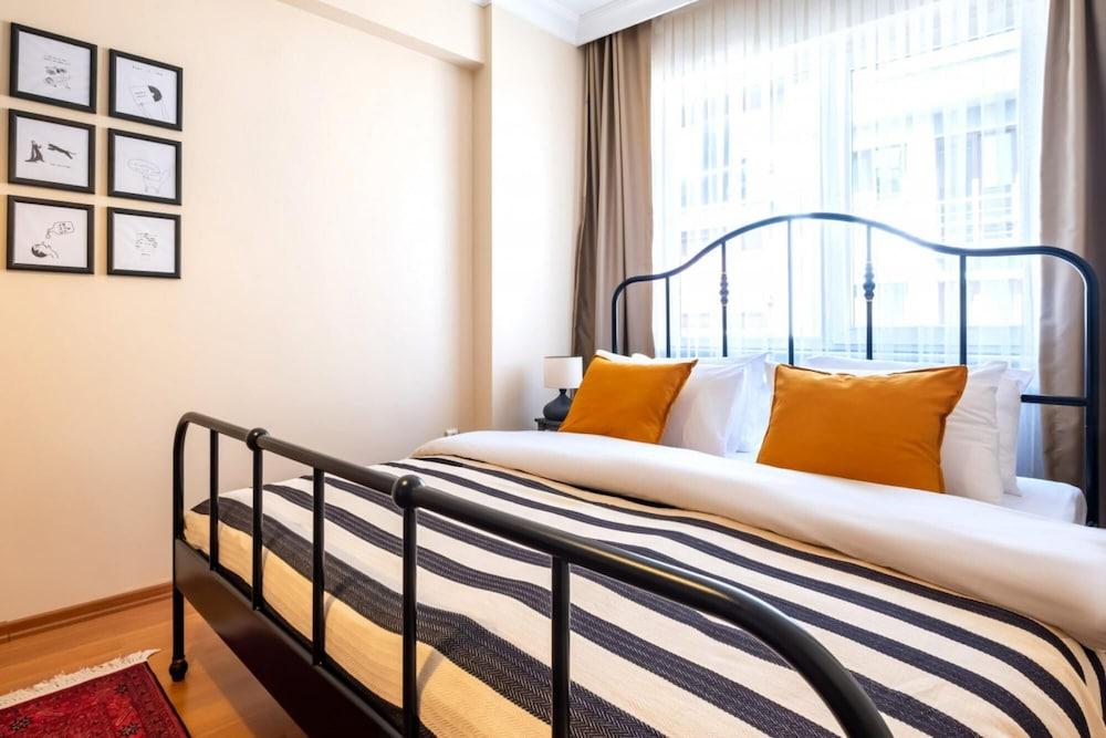 Charming Flat with Central Location in Sisli 1