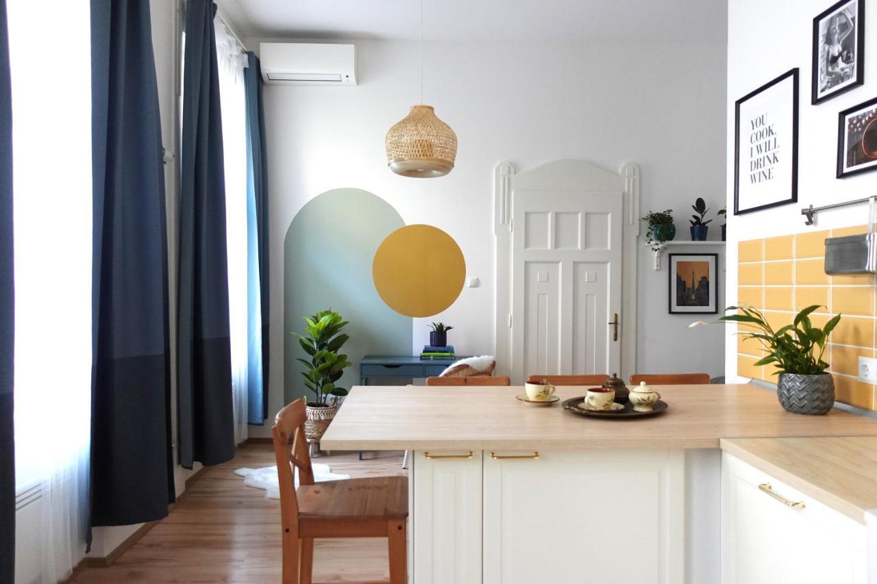 Bpr Pastellion Art Home in Buda 2