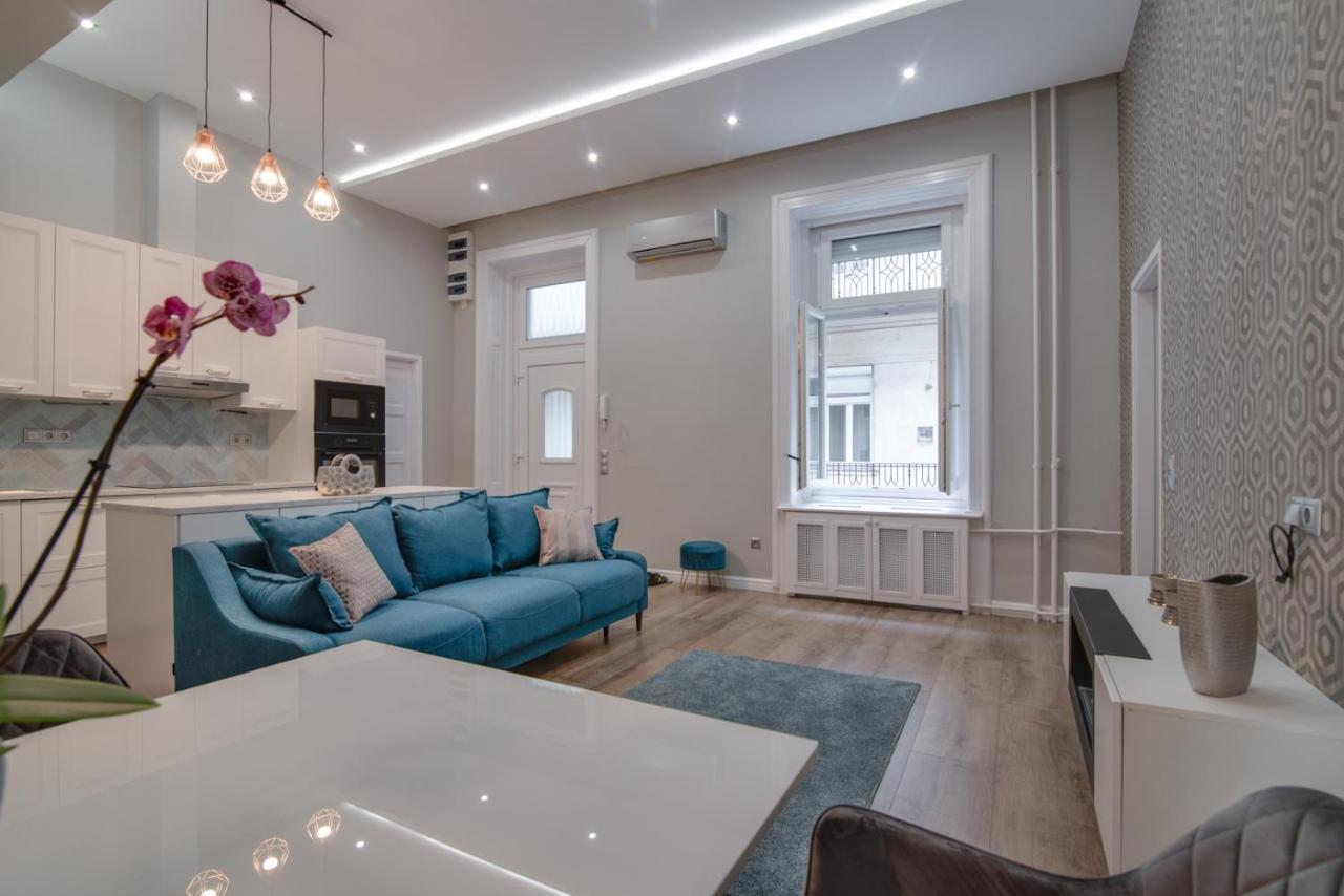 Helios Downtown Martha 2