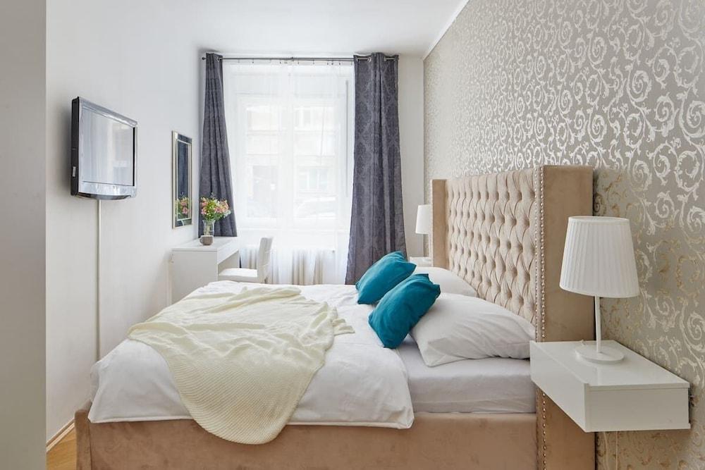 Helen Homestay Flora 1