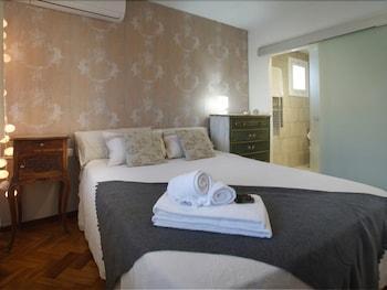 Shikara Be My Guest Castelldefles 1