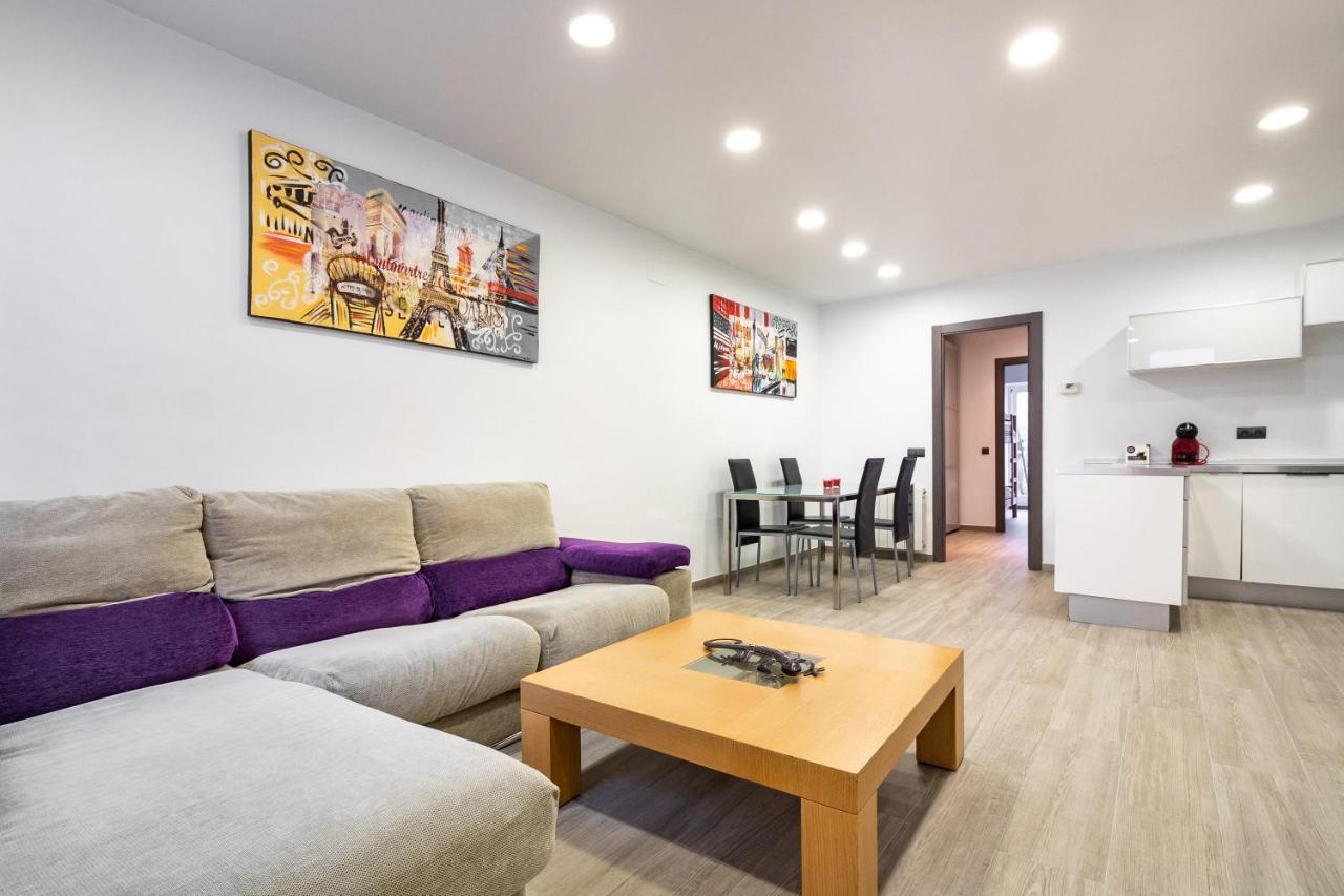 Luxury Beach Apartment, Next To the Sea 1