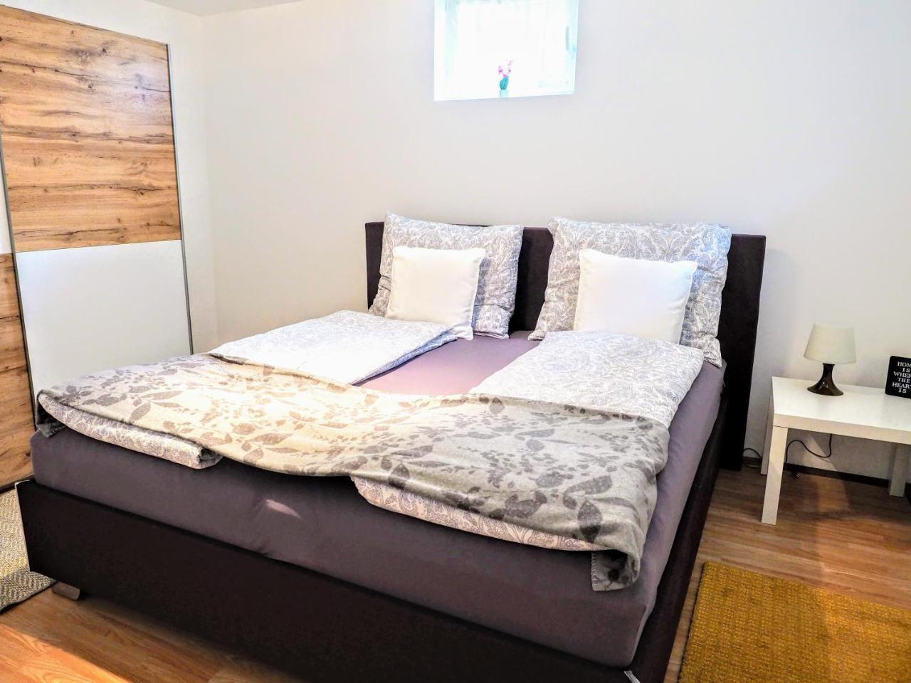 Private Lowerground Floor Apartment in Schonbrunn /W Free Parking 2