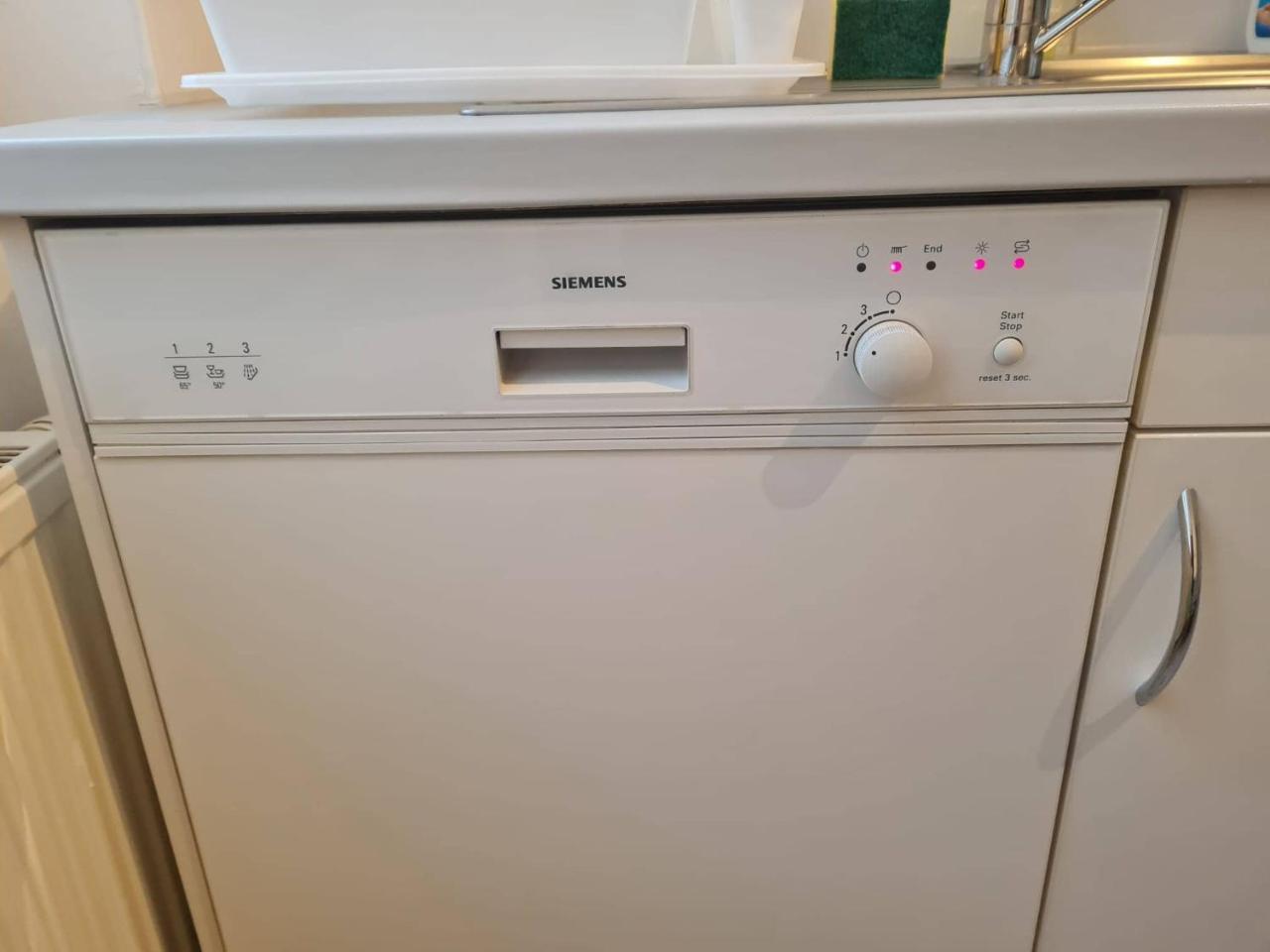 Central Mariahilfer Apartment 5 Min To the Schonbrunn Palace And City Shopping Center 1