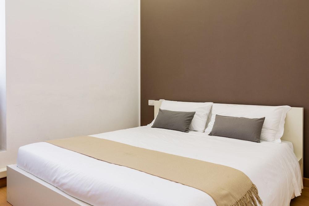 Home at Hotel Dateo Melloni 1